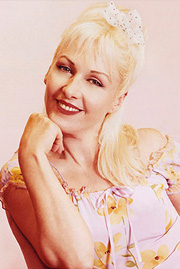 fifi-chachnil-focus Fifi